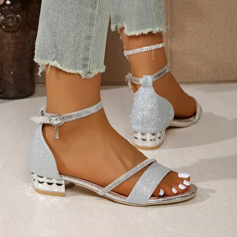 Sandali con tacco moderno da donna taglie forti estate 2025